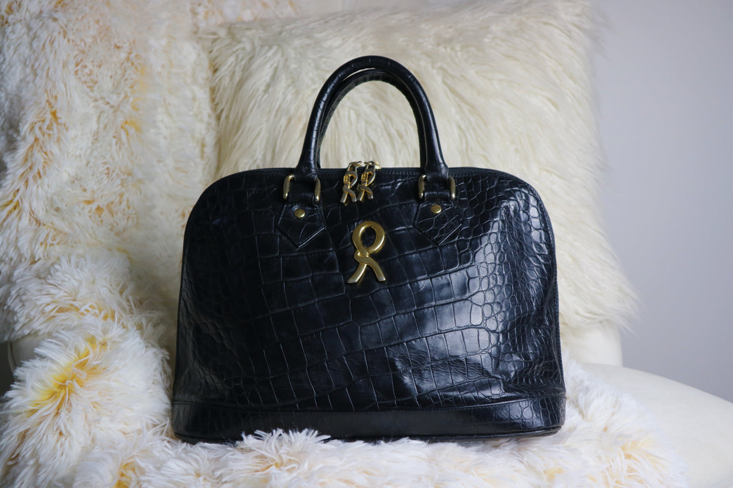 Vintage Roberta Di Camerino Crocodile embossed Black Handbag