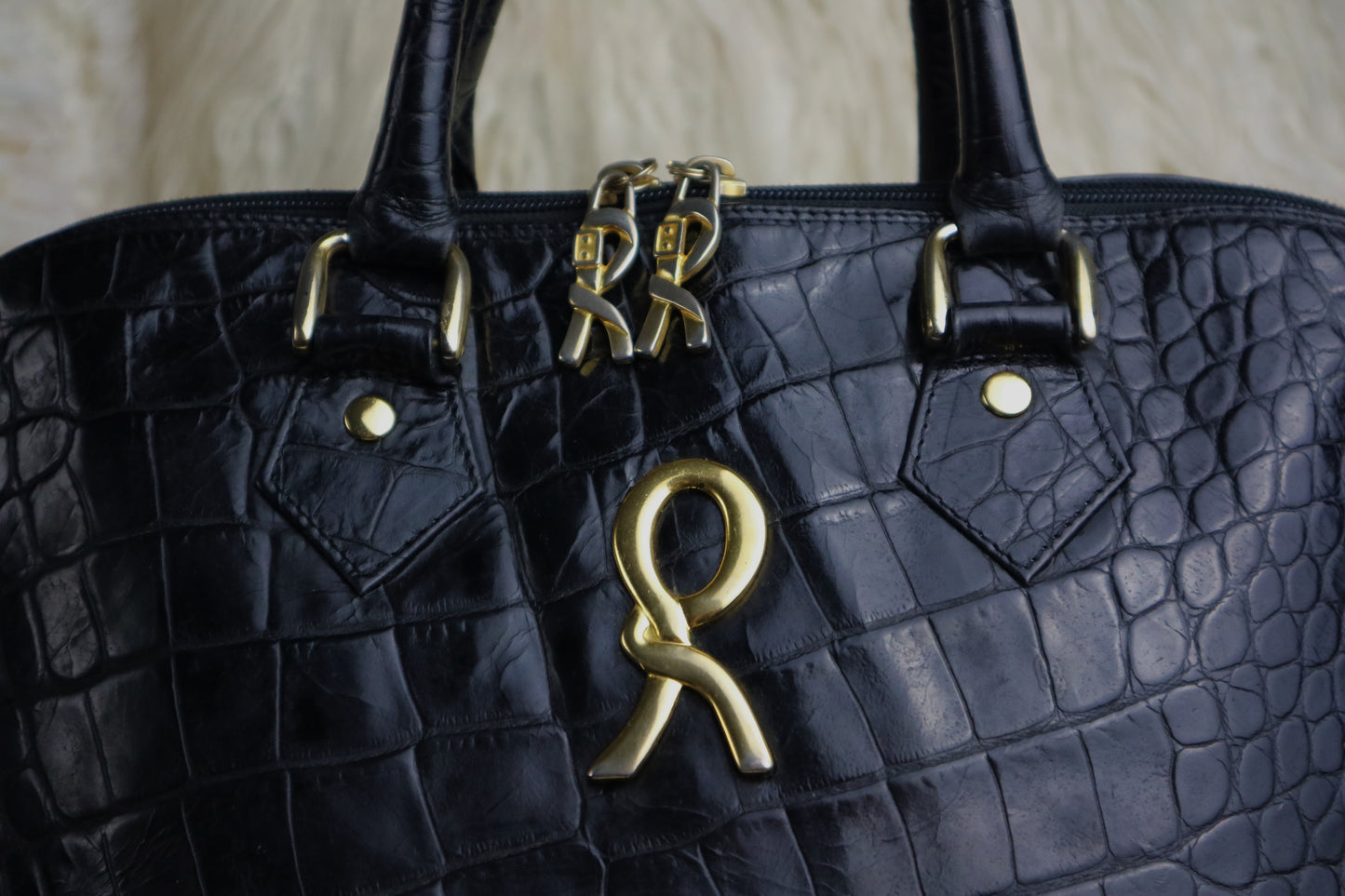 Vintage Roberta Di Camerino Crocodile embossed Black Handbag