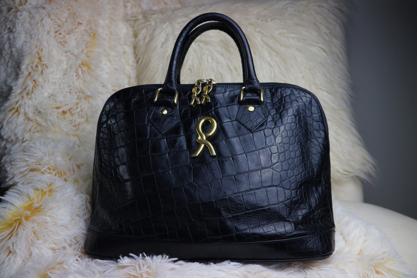 Vintage Roberta Di Camerino Crocodile embossed Black Handbag