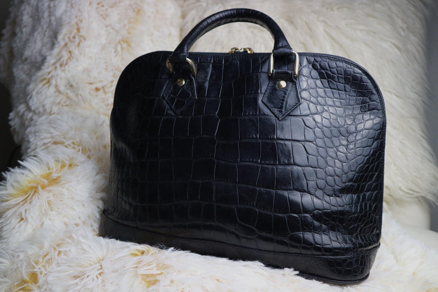 Vintage Roberta Di Camerino Crocodile embossed Black Handbag